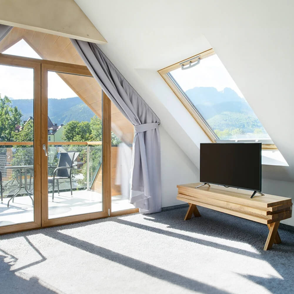 Roto Q4 in legno installata