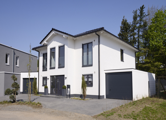Finestre nere installazione a casa
