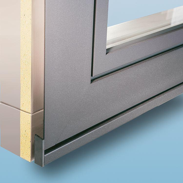 Finestra in legno-alluminio ECO IDEALU Plano con profilo di collegamento in pietra