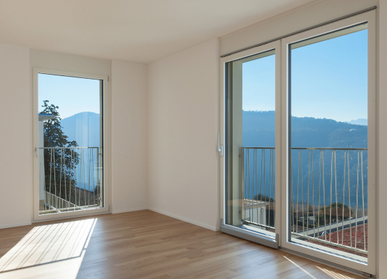 Porte scorrevoli a ribalta in PVC