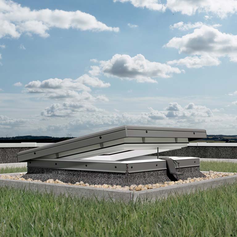 Apertura elettrica del lucernario - vista esterna