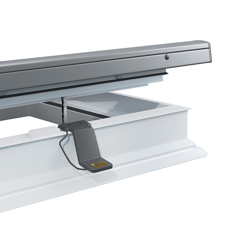 Lucernario per tetti con motore elettrico