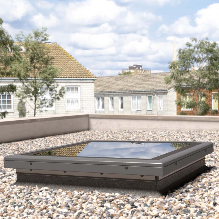 Lucernario fisso sul tetto vista esterna 