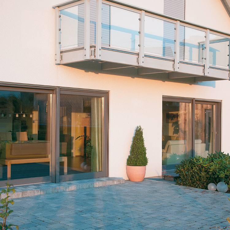 Porta alzante scorrevole in misto legno-alluminio