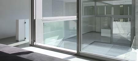 Spazio vetrato in legno-alluminio