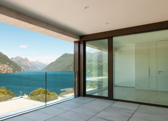 Porta scorrevole marrone