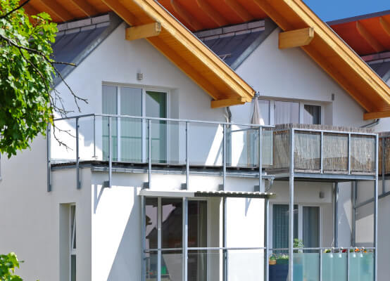 Balcone con porte finestre 