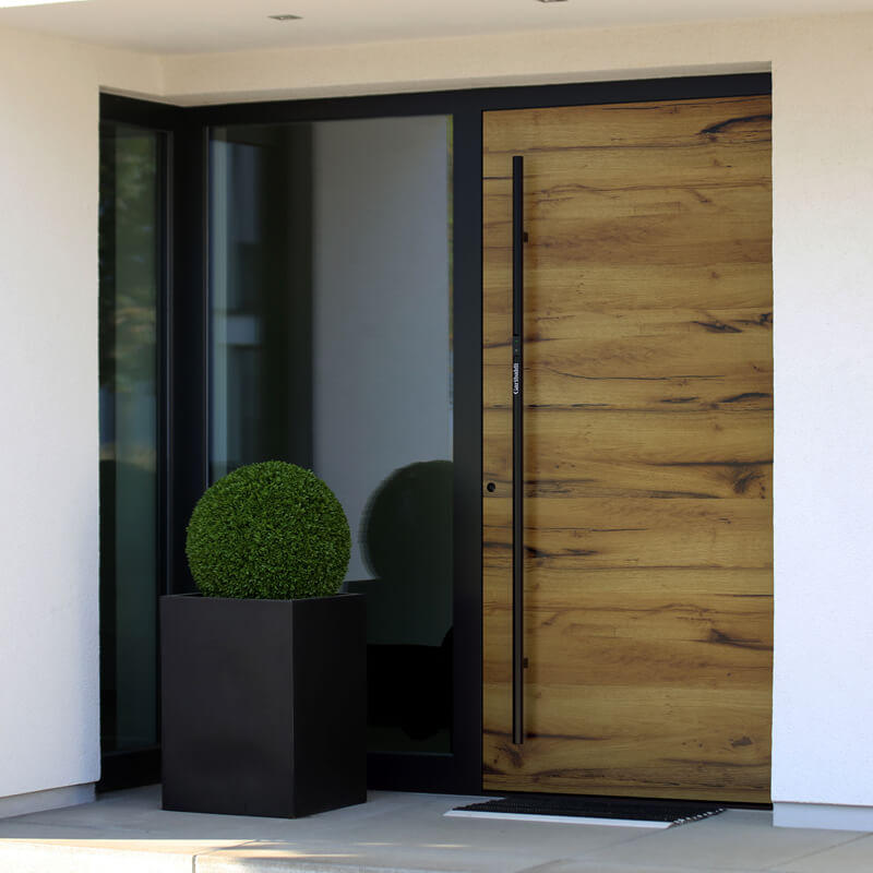 Porta d'ingresso in legno con anta laterale