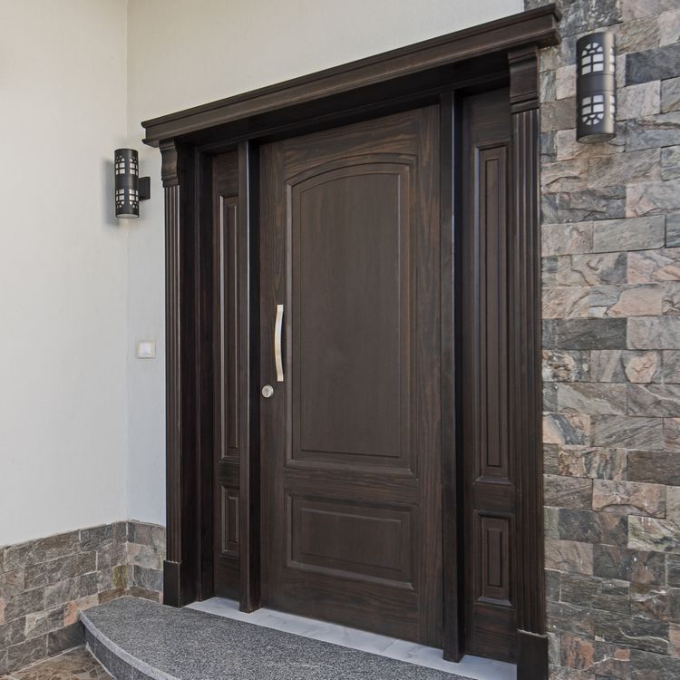 Porta d'ingresso in legno massello