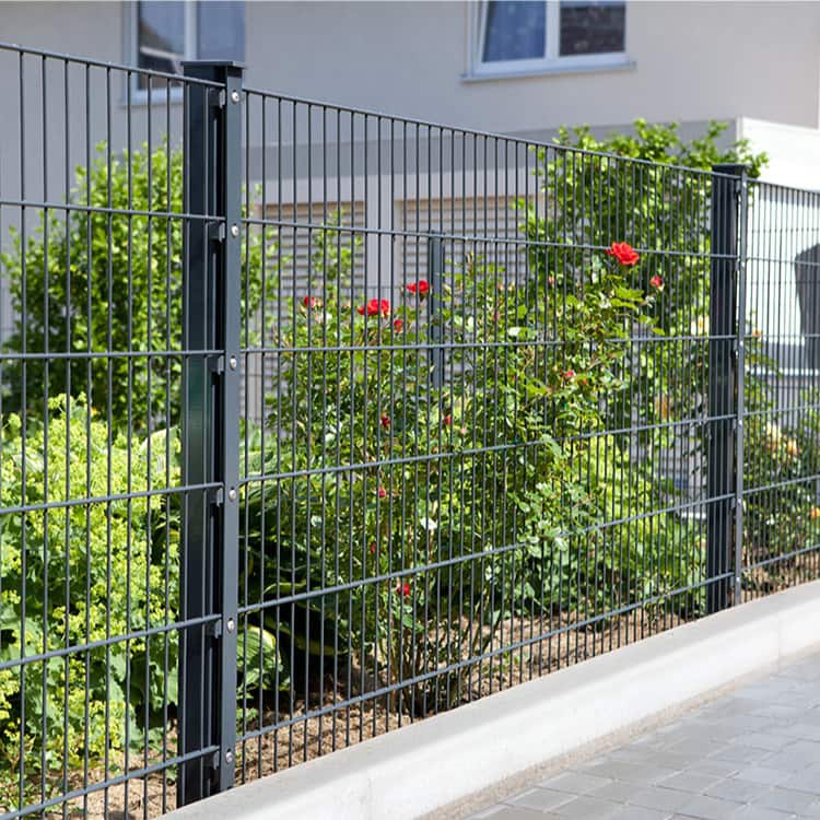 Pali con listelli di copertura